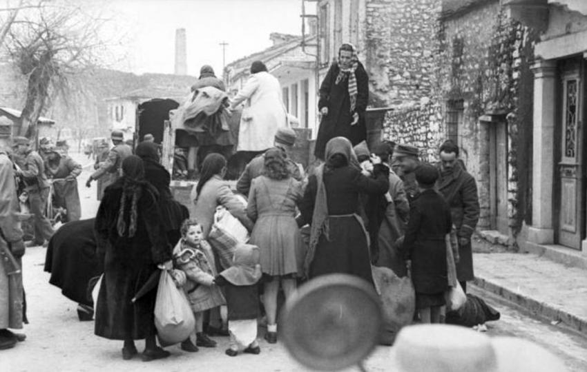 גירוש יהודי ינינה ללריסה, מרס 1944. מלריסה גורשו היהודים לאושוויץ.