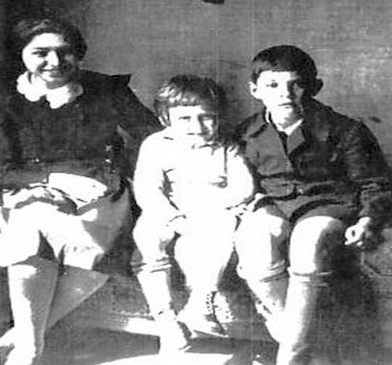 The Chanoch children, Lithuania, pre-war.