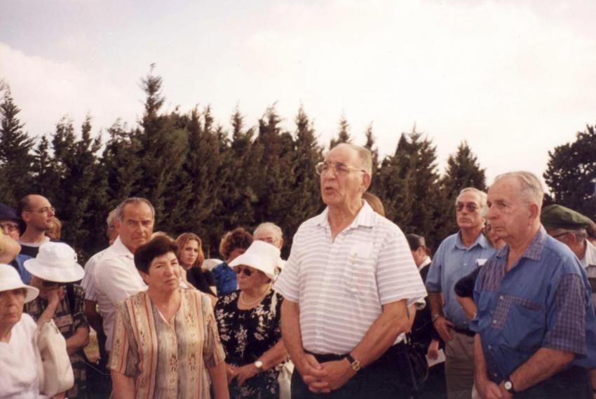 Ex-Mir residents at the funeral of Oswald Rufeisen – Haifa, 1998