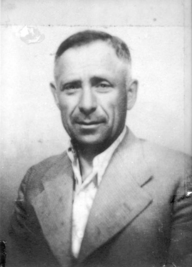 Avraham Reznik, owner of the Mir flour mill, 1939
