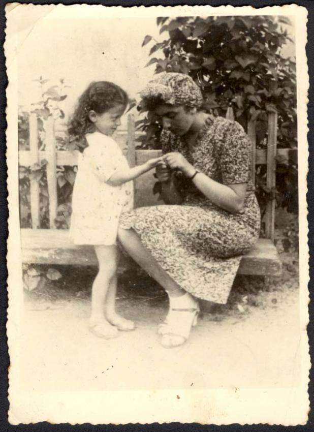 סוניה פלדמן והילדה ברפמן, פולין, לפני המלחמה.