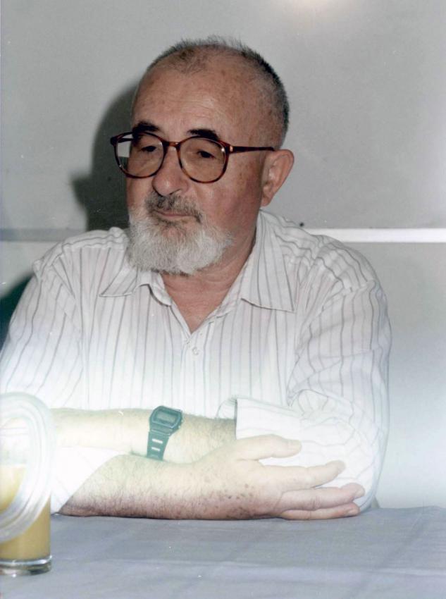 Oswald Rufeisen at the annual gathering of ex-Mir residents, 1991