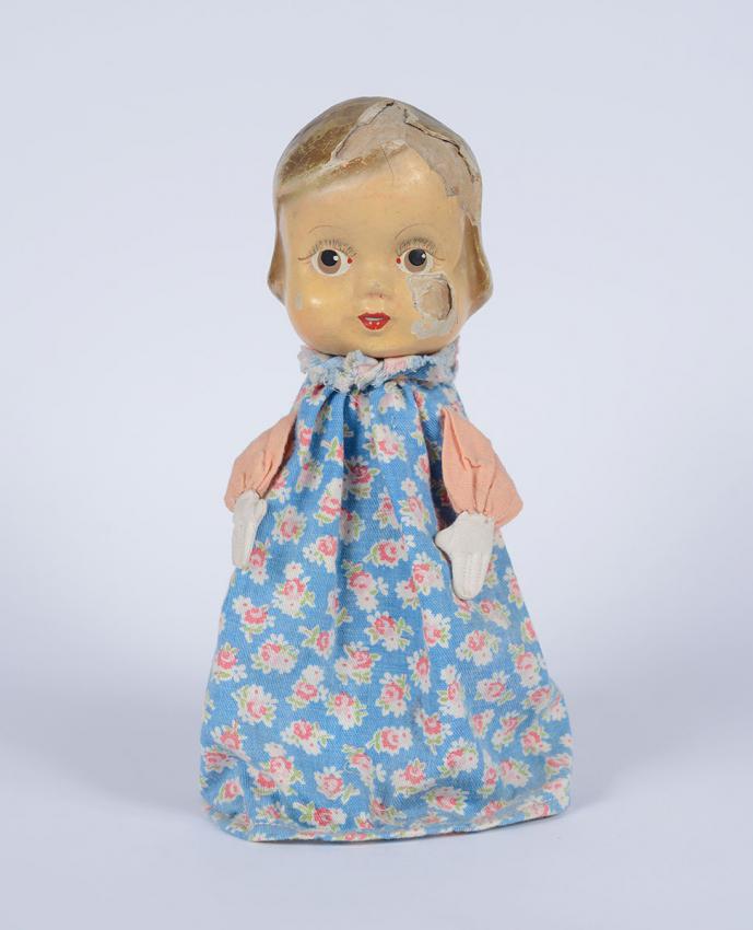 Doll Zuzia belonged to Natalia Zajczyk from the Warsaw ghetto