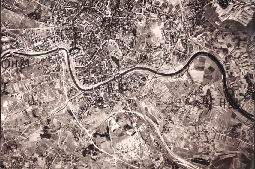 Krakow and its nearby surroundings, including the Plaszow camp, November or December 1944. In the top right-hand corner we can see the city airfield, where Jewish forced laborers worked.