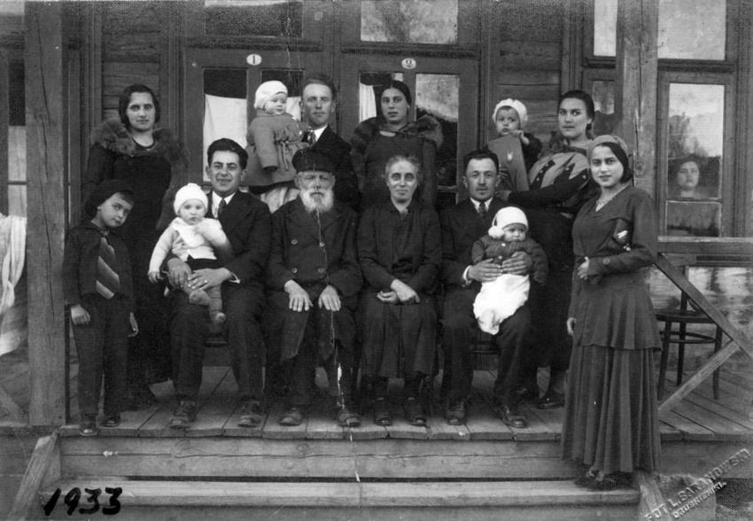 The extended Montwiliski family. Yisrael is sitting on his father’s lap, next to them is his mother and older brother Avraham-Zorach