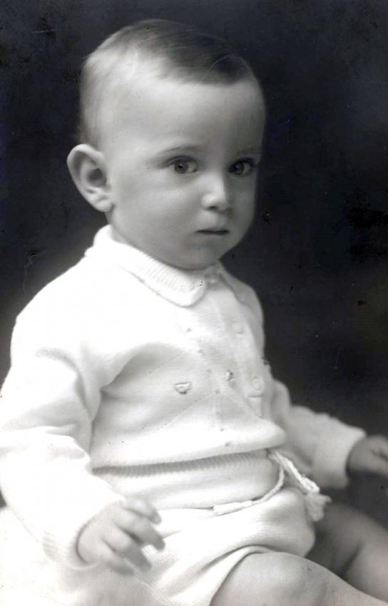 Peter Glük, nieto de Jozsef Glük, que tomó esta fotografía. Győr, 1941 