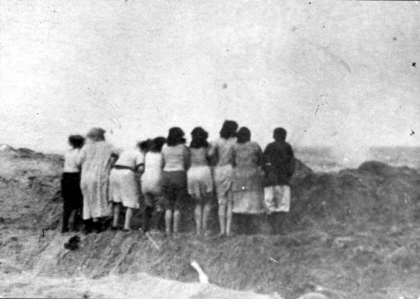  Jewish women before their murder in the fishing village of Šķēde, 15 km north of Liepāja, 15 December 1941