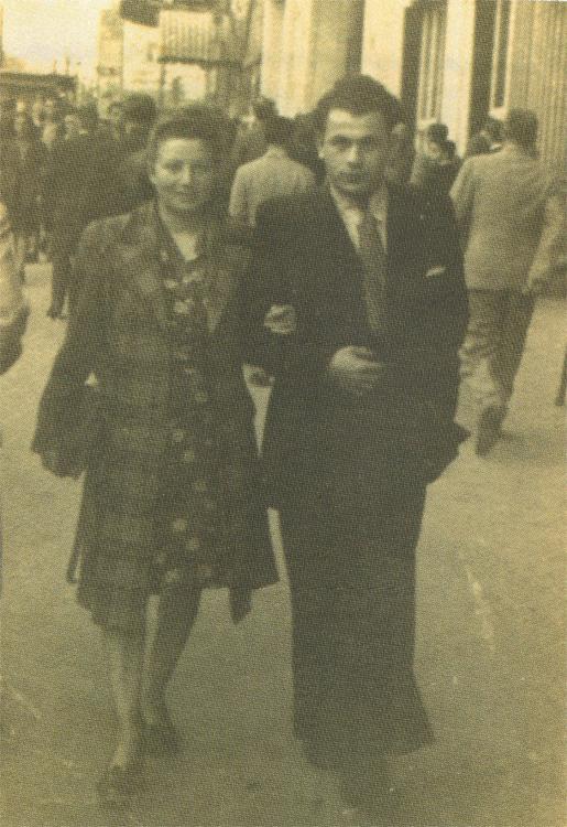 Rivka Steiner y Paul Steiner antes del viaje de Rivka a Israel; Marsella, Francia, 1946