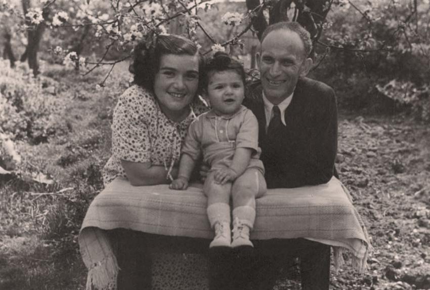 Moshe and Gisle Rachmot with their son Herman.  Rădăuți, Romania, 1952