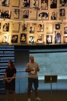 Andrew Boyarsky and his wife Taryn visited Yad Vashem on 21 May and visited the Holocaust History Museum and Children's MemorialAndrew Boyarsky and his wife Taryn visited Yad Vashem on 21 May and visited the Holocaust History Museum and Children's Memoria