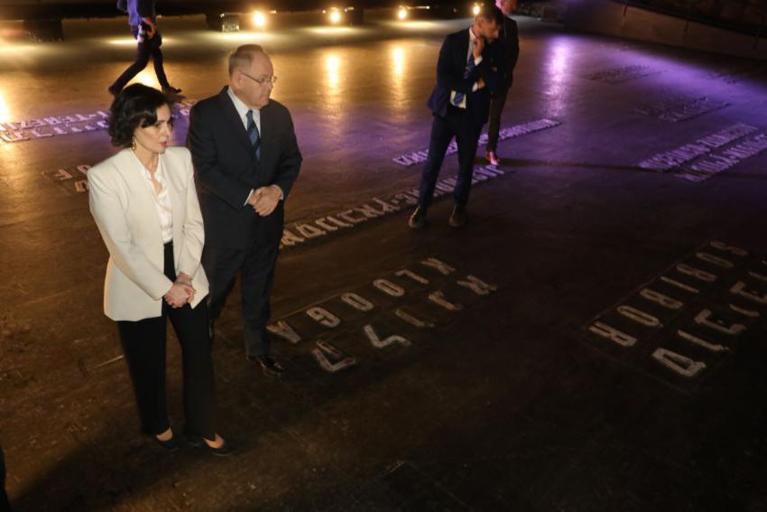 Belgian Foreign Minister Hadja Lahbib with Yad Vashem Chairman Dani Dayan in the Hall of Remembrance