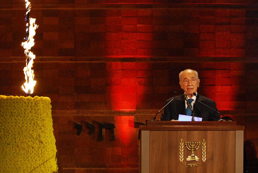 President Shimon Peres gives his address at the opening ceremony of Holocaust Martyrs’ and Heroes’ Remembrance Day