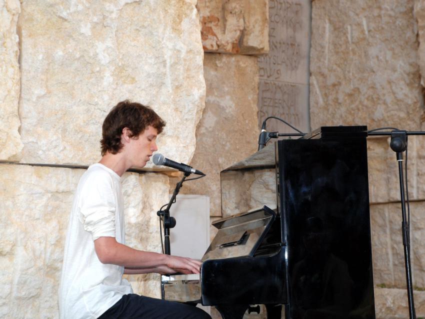 Nuri Korn, a music student at the High School for the Arts and Sciences in Jerusalem, singing the song “Still” written by the Polish poet Wisława Szymborska