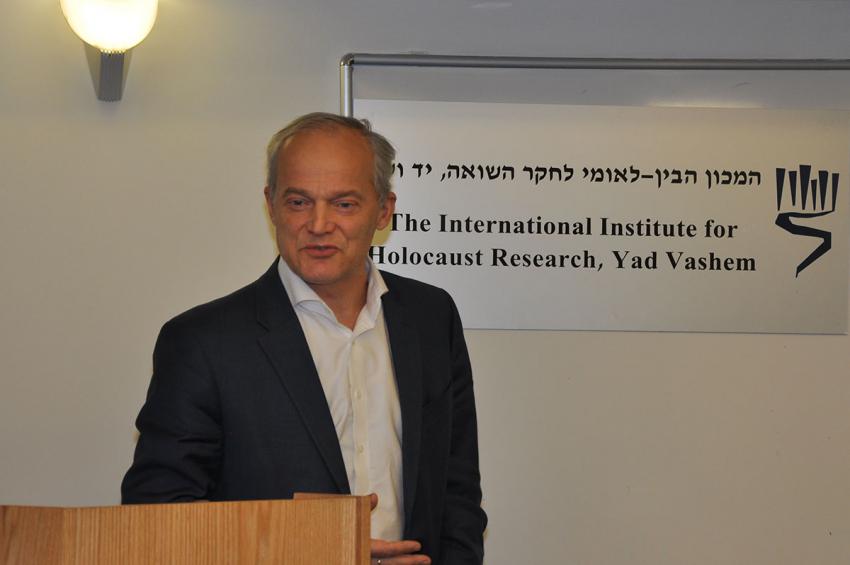 Prof. Nikita Lomagin lecturing at the international workshop on the ongoing research project &quot;Jews and Non-Jews during the Holocaust in the USSR: The Perspective of Inter-ethnic Relations&quot;. November 28 – 29, 2016, Yad Vashem 