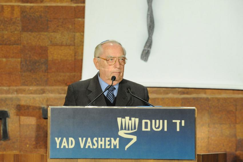 מיכאל גולדמן-גלעד נושא את דבר הניצולים בעצרת הפתיחה הממלכתית לציון יום הזיכרון לשואה ולגבורה