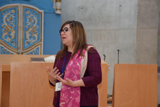 Pastor Becky Keenan addressing her One With Israel group in the Synagogue at Yad Vashem on 7th November, 2016.