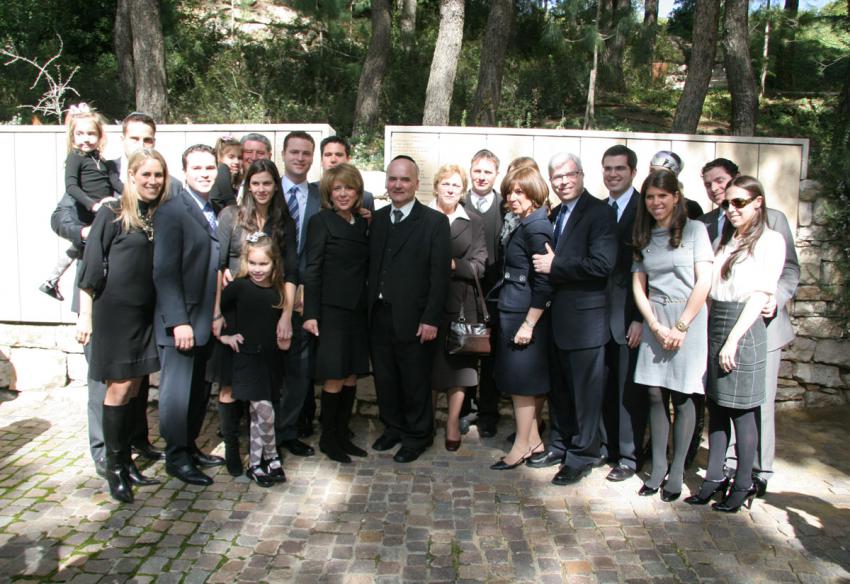 Die Familie von Moty (Marek) Stromer mit dem Enkel und Urenkel der Gerechten Jozef and Rozalia Streker, 17.Februar 2008