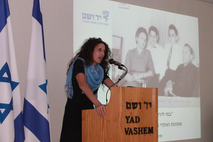 Dr. Naama Shik lecturing at the symposium on &quot;Killing Sites in the Occupied Territories of the Former USSR: History and Commemoration&quot;. Yad Vashem, 28 September 2016