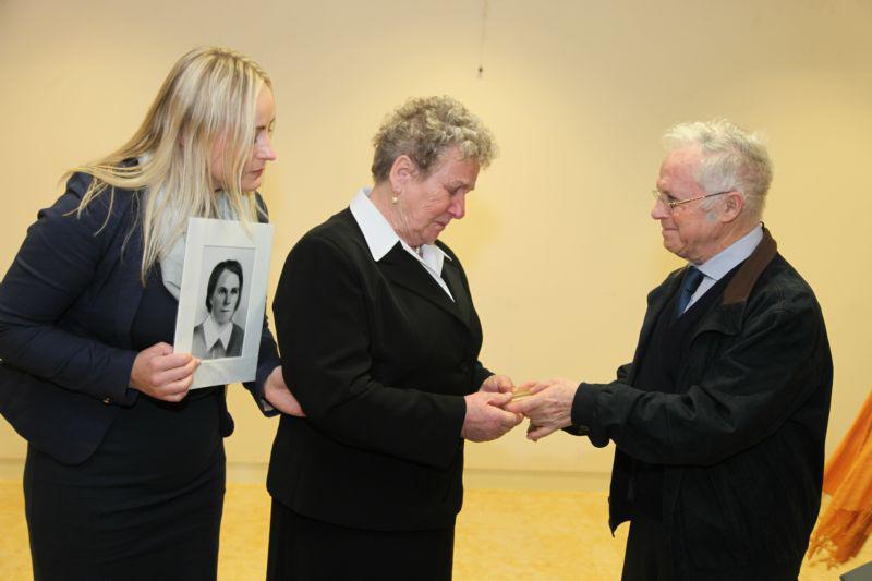 Presentation of the medal to Righteous Maria Zurawska's daughter, Yad Vashem, 16 January 2014 