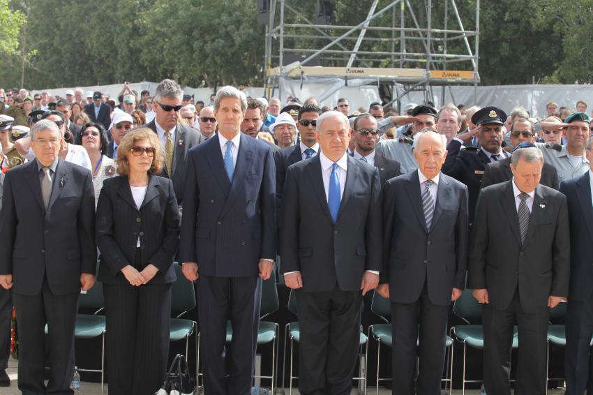 From Right to Left: Deputy Speaker of the Knesset Meir Sheetrit, President of the State of Israel Shimon Peres, Prime Minister of the State of Israel Binyamin Netanyahu, U.S Secretary of State John Kerry and his wife Teresa Heinz, Chairman of the Yad Vash