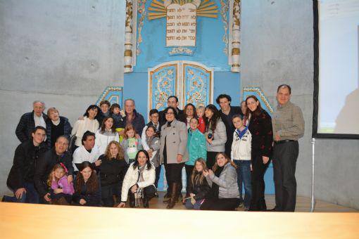 México. En diciembre de 2013 las familias Mischne y Woldenberg de México visitaron Yad Vashem con ocasión del Bar Mitzvá de Moisés Mischne.