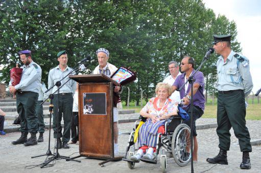 In June, on Yad Vashem's 60th Anniversary International Mission programming in Poland, in a joint ceremony at Birkenau together with an IDF &quot;Witnesses in Uniform&quot; delegation, Holocaust survivor Edward Mosberg presented a Torah to the IDF