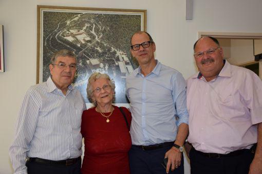 Yad Vashem Benefactor Baba Schwartz (second from left), from Melbourne visited Yad Vashem with her son, Danny (second from right), in December