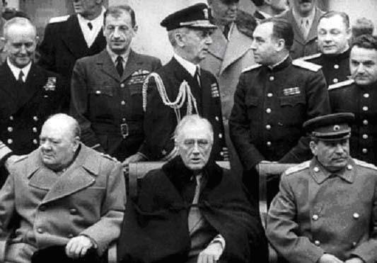 Stalin, Roosevelt y Churchill en la convención de Yalta, Febrero de 1945