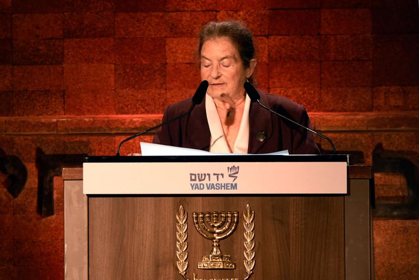 Zipora Nahir gives the address on behalf of the survivors at the opening ceremony of Holocaust Martyrs’ and Heroes’ Remembrance Day