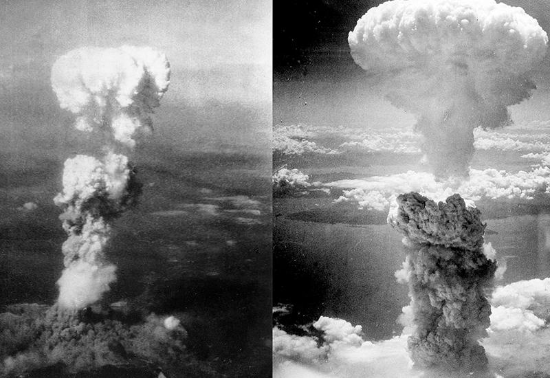 פטריות אטומיות מעל נגסאקי (מימין) ומעל הירושימה (משמאל) לאחר הטלת פצצת האטום עליהן