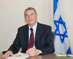 Chairman of the Yad Vashem Directorate Avner Shalev