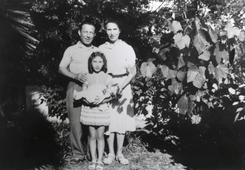 Claudine Rudel (Schwarz) with her parents