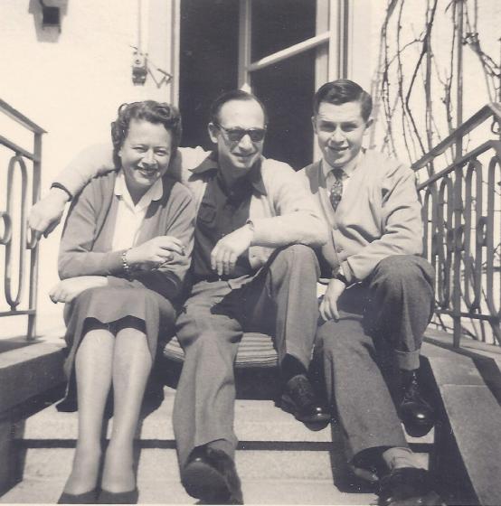 Herbert et ses parents adoptifs, Fritz et Anneli Loeb, 1955 -1956