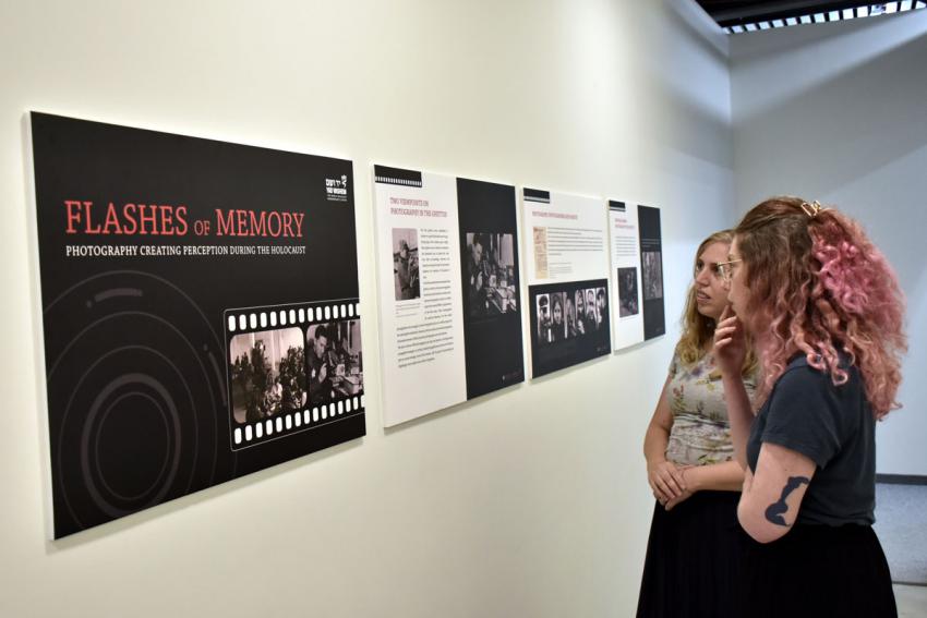 ready2print exhibition &quot;Flashes of Memory&quot; presented on display