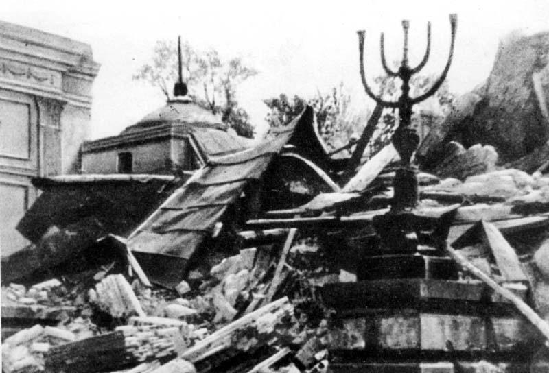 Las ruinas de la Gran Sinagoga de la calle Tlomacka, 16 de mayo de 1943