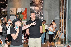 Goldblum explores the Holocaust History Museum at Yad Vashem together with Yad Vashem staff member Dana Porath. (Yossi Ben David/Yad Vashem)