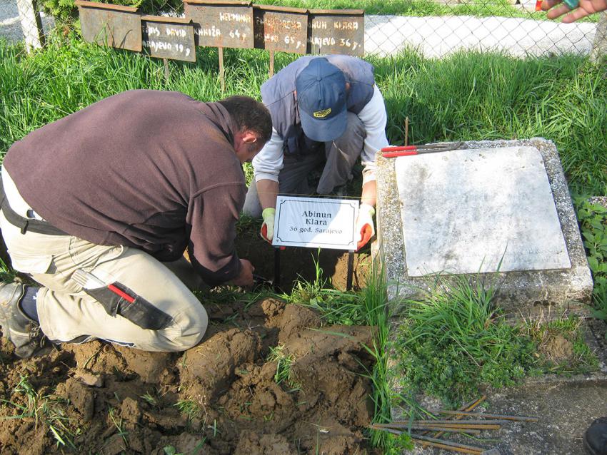 Marking the places of the new grave markers for the victims of the Djakovo Concentration Camp, the Jewish cemetery in Djakovo, 2011