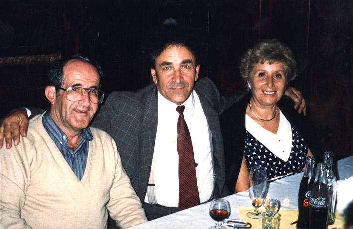 Яков Грюншлаг (слева), Михайло Ильницкий и жена Якова Сара. Австралия, 1993 год