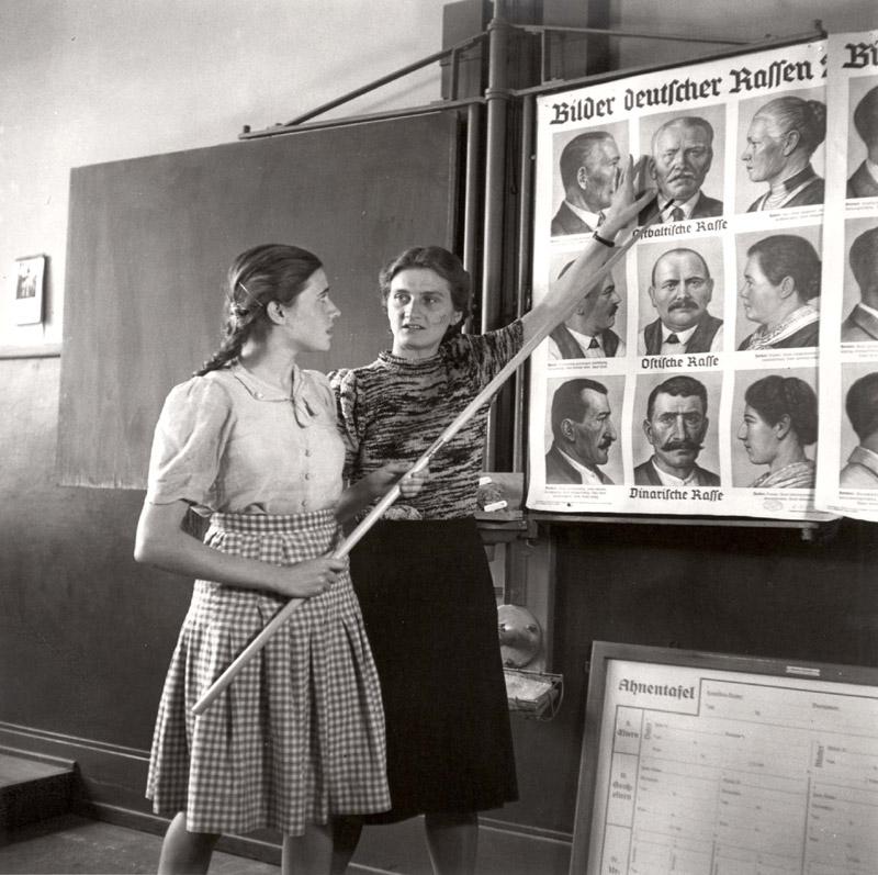 Німеччина, 1943. Урок расової теорії в жіночій школі