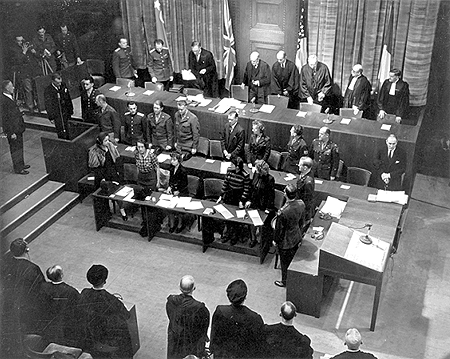 Los jueces en el tribunal internacional de Nuremberg