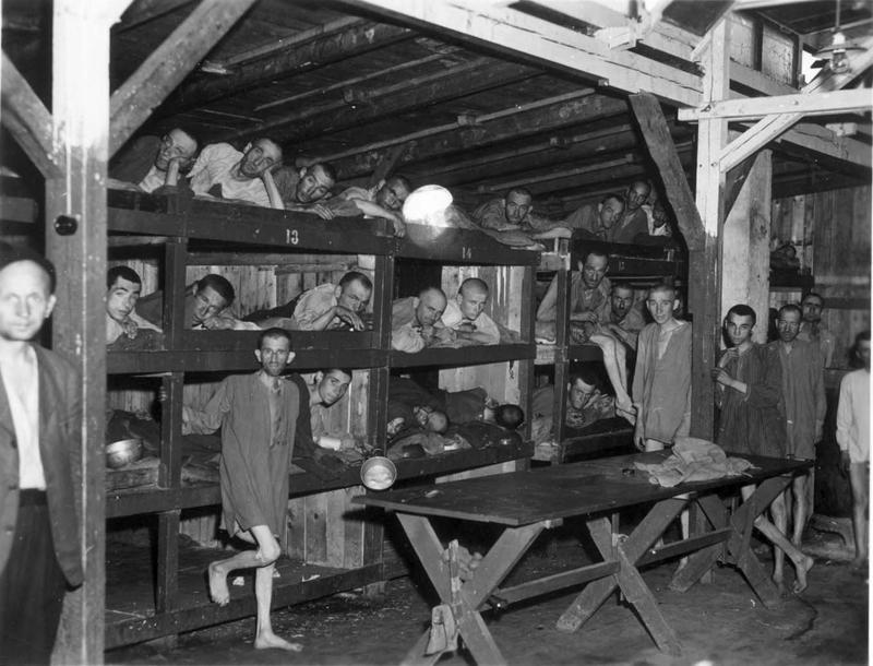 אסירים בעת השחרור בוכנוולד