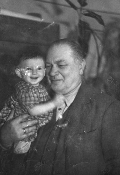 Евгений Лукинский с внуком