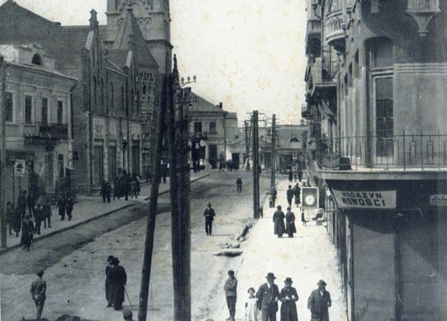 רינק - שוק, רחוב שהקיף את מרכז העיר מ-4 צידיו