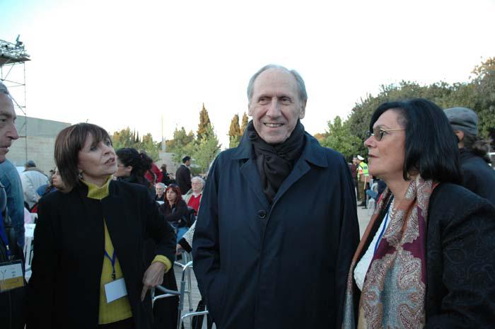 Los Sres. Atara y Max Mazin de España participaron en los Eventos Conmemorativos de Yom Hashoá junto a Perla Hazan, Directora para Latinoamérica, España y Portugal. El Sr. Mazin es el Presidente Honorario de Yad Vashem en España
