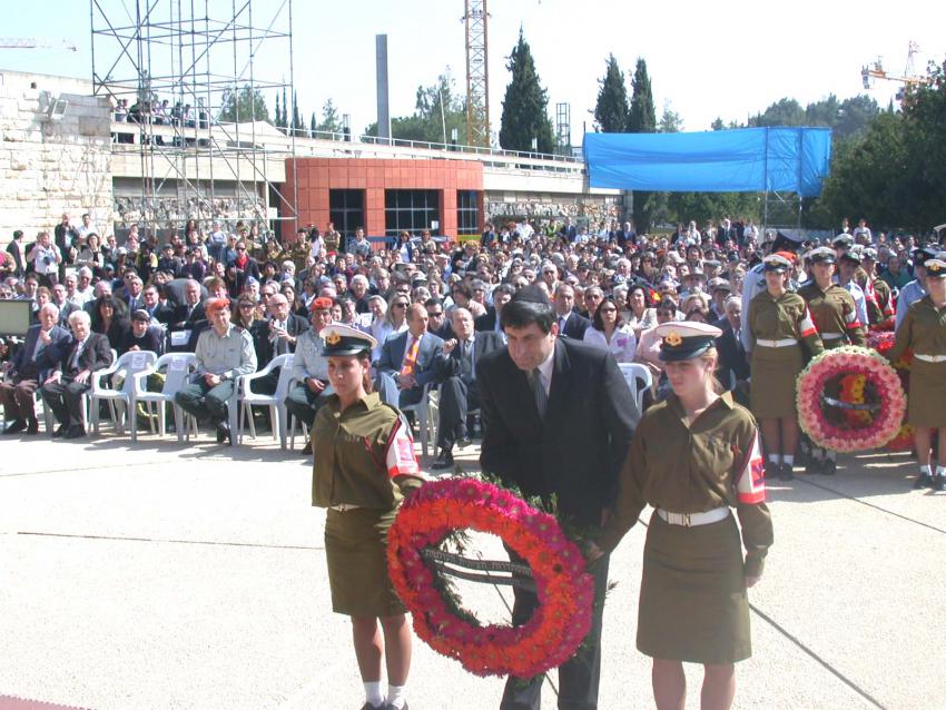 Chairman of the Jewish Agency Sallai Meridor lays his wreath