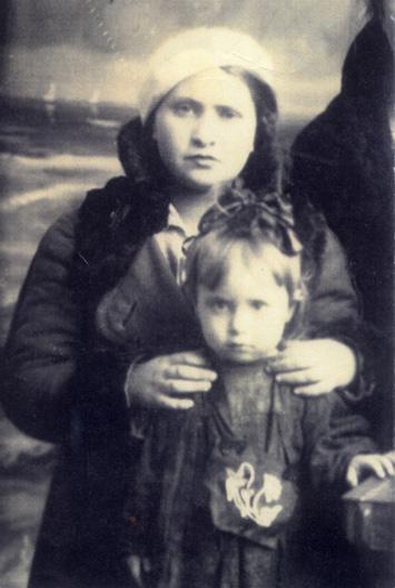 Рива и Циля Мирочник, сестры Ефима и Семена, расстрелянные в Очакове в 1941 году