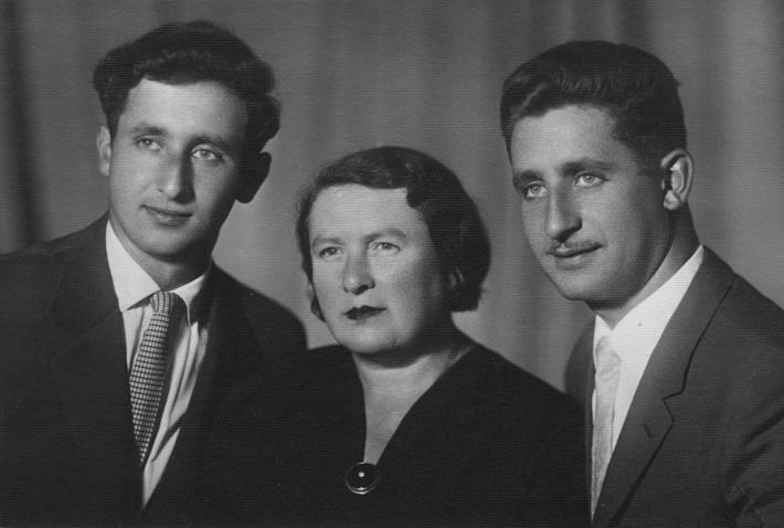 Рейзл Шохотене со своими сыновьями, Вильнюс, 1960 год