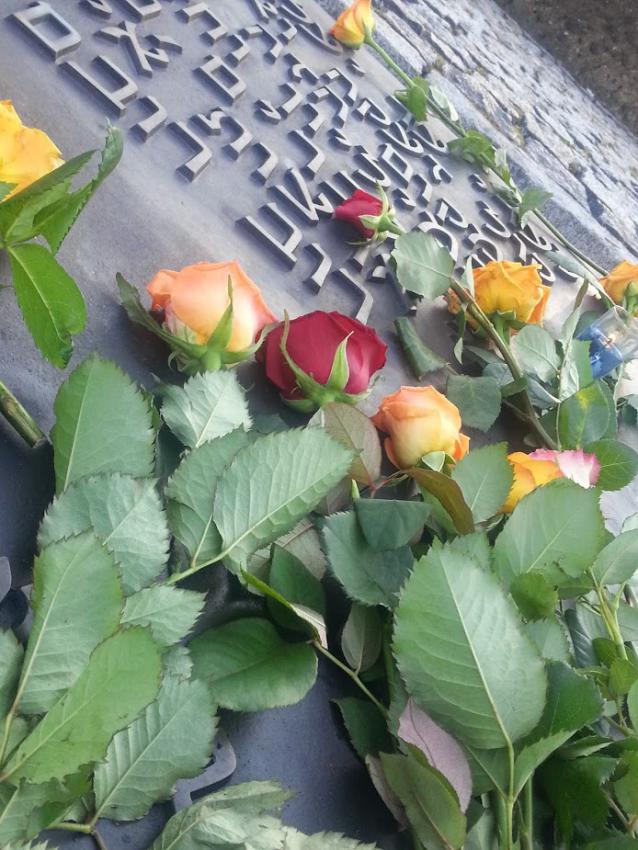 האנדרטה המרכזית באושויץ בירקנאו