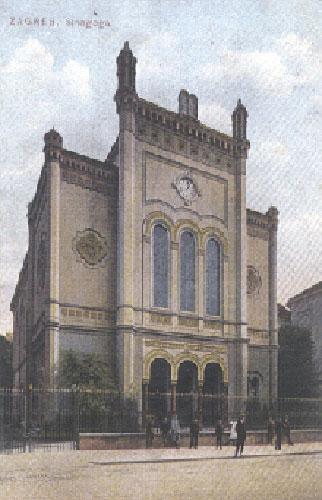 The front of the synagogue on Praska Street