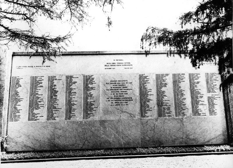 Monumento em memória dos judeus da cidade, assassinados na Shoá, depois da guerra; Turim, Itália